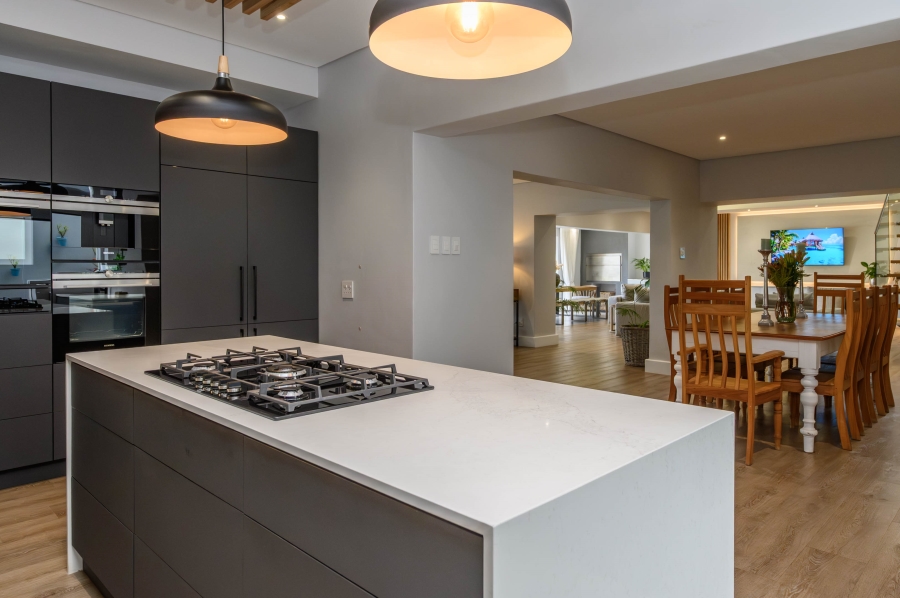 4 Bedroom Property for Sale in Summerstrand Eastern Cape